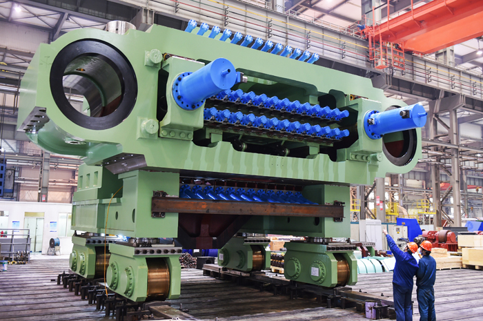 125MN拉伸机核心部件—重达1200余吨活动夹头