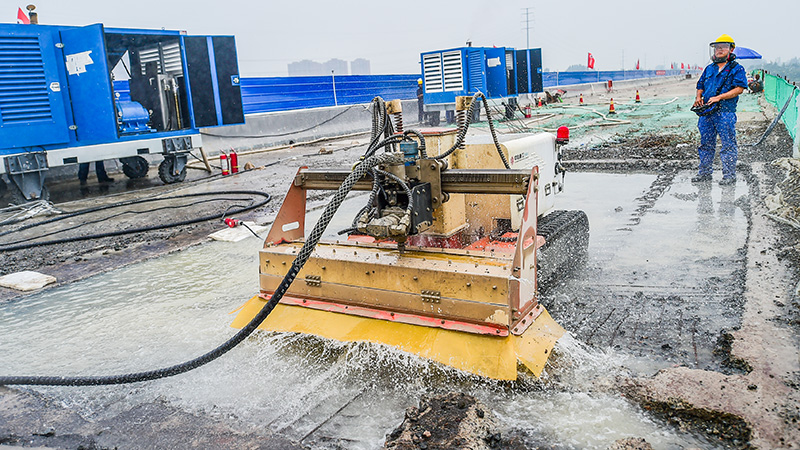 超高压水射流破碎机器人